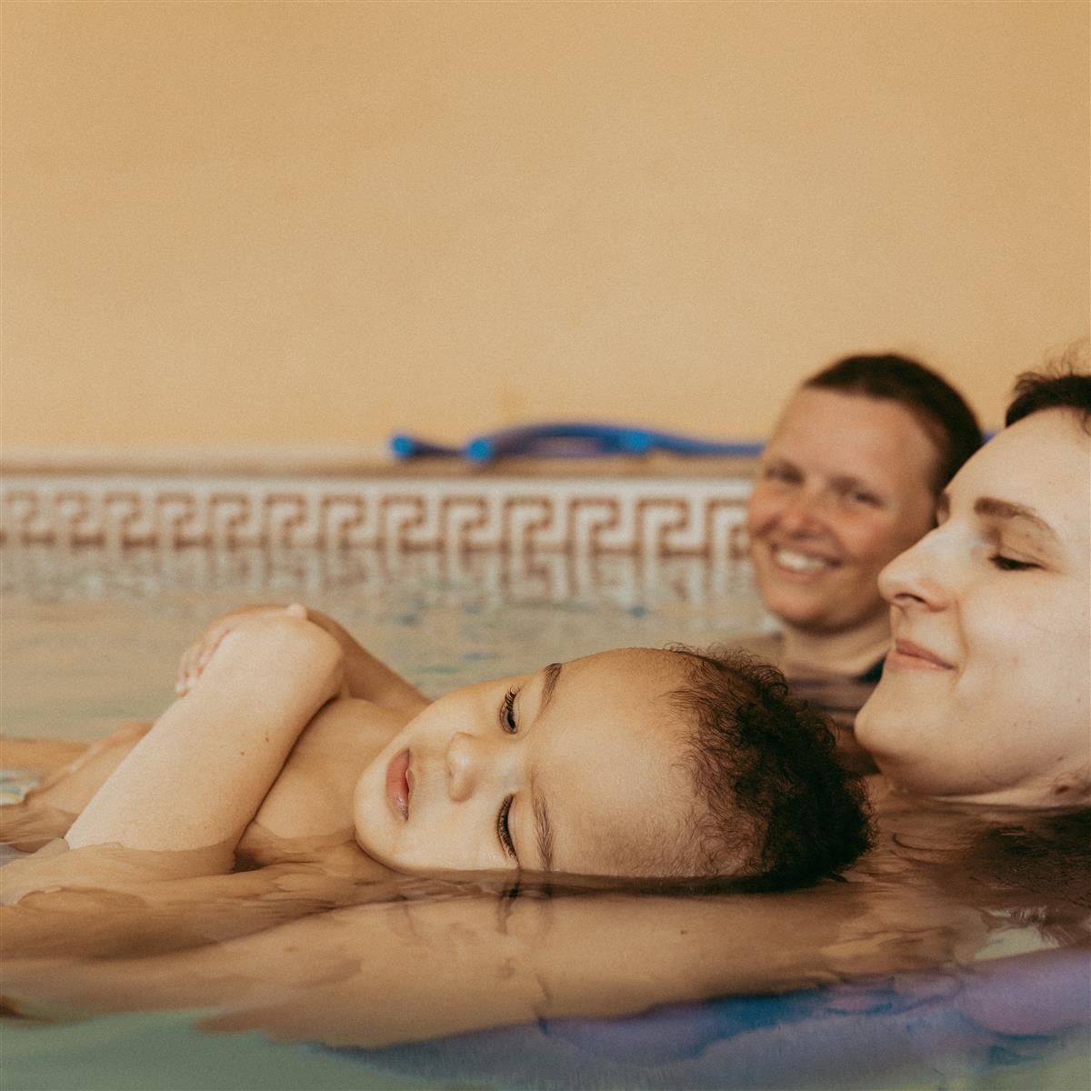 AQUANATAL - postnataal MET BABY - SESSIE zondag 19 APRIL 2026 om 10u00 @ LITTLE BUBBLES